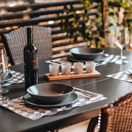 Kemping Mobile Kailani Nr 121, Porton Biondi *