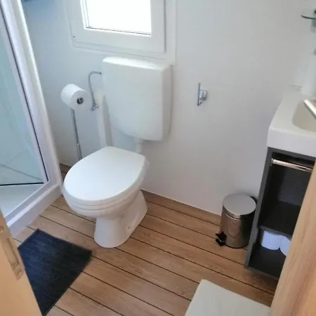 Kemping Mobile Kailani Nr 121, Porton Biondi *