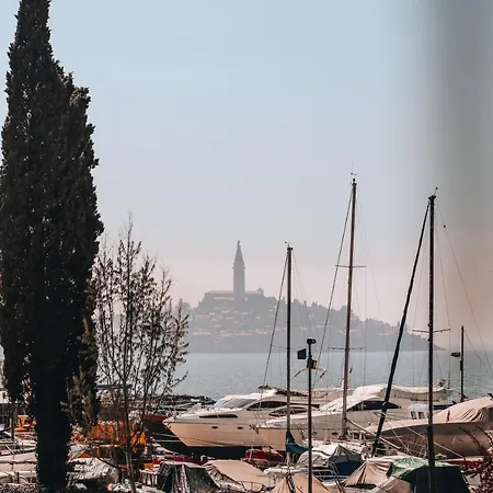 Mobile Kailani Nr 121, Porton Biondi Ρόβινι